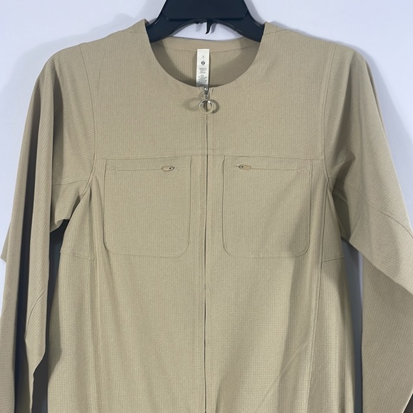 Lululemon Ventlight Zippered, Flight Suit,Tan, Khaki,Drawstring,Onesie,Size 2 - Picture 15 of 15